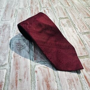 Vintage Via Veneto Terytal Textured Polyester Maroon Tie